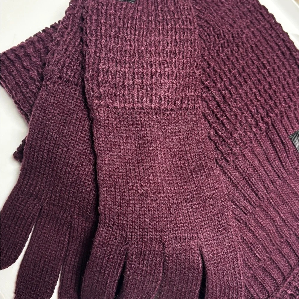 284. Calvin Klein Deep Burgundy Knit Gloves, Hat, Scarf Set NWT